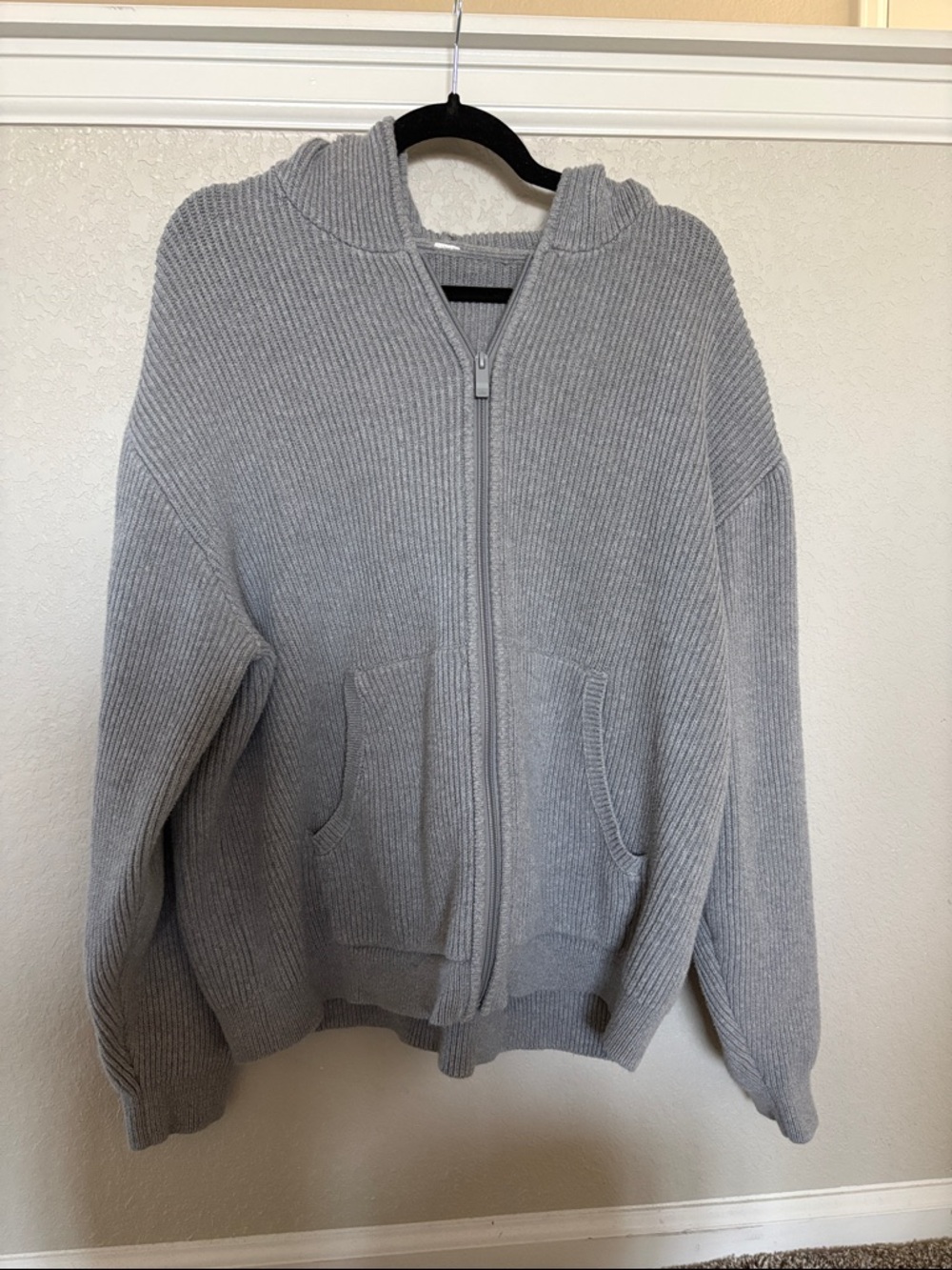 ALO Yoga Ribbed Knit Hoodie in Light Gray